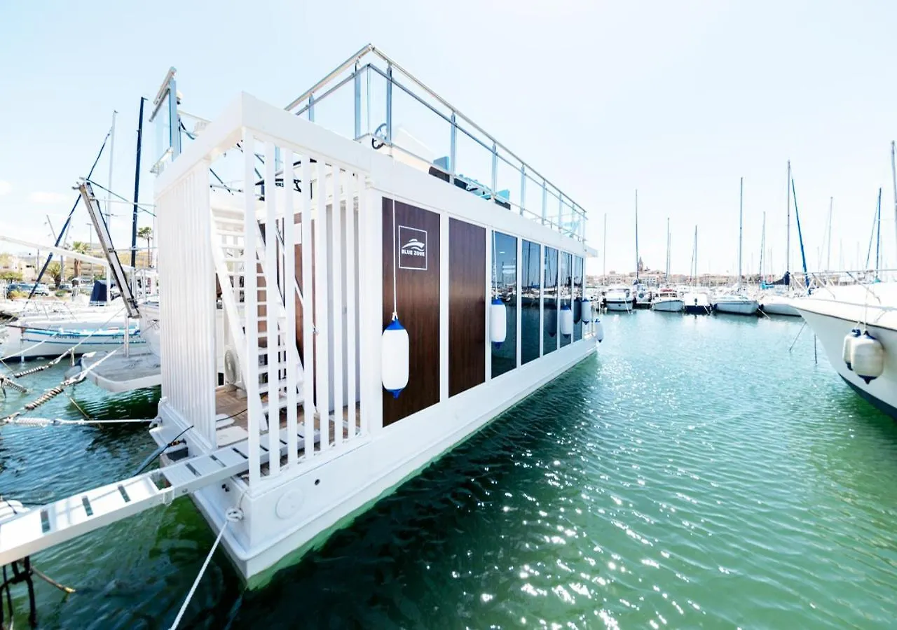 Alghero Houseboat Blue Zone 船上ホテル