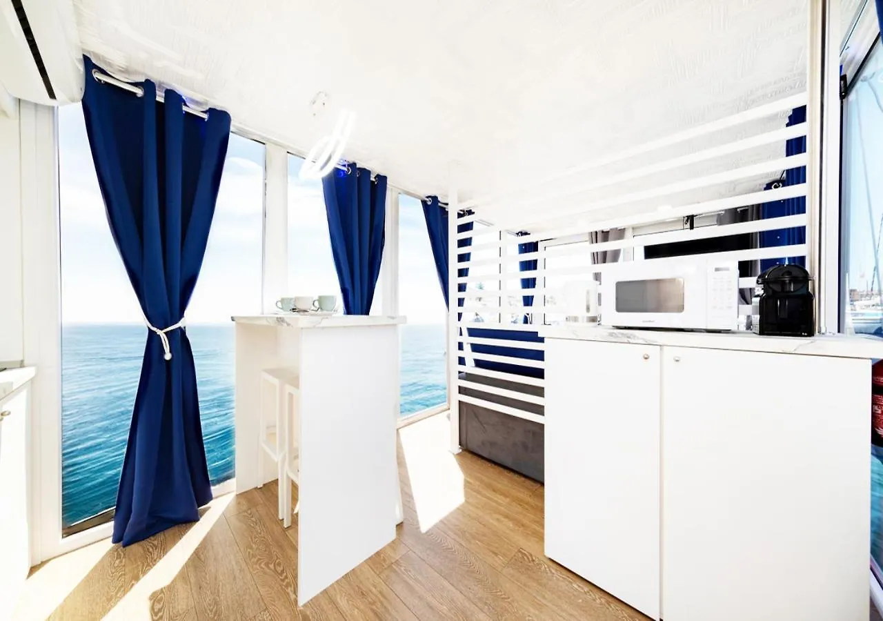 Alghero Houseboat Blue Zone 船上ホテル