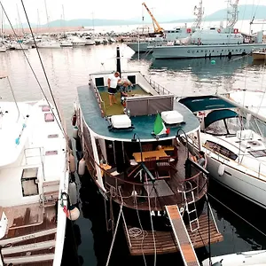  Bed & Breakfast Boat & Breakfast Alicudi